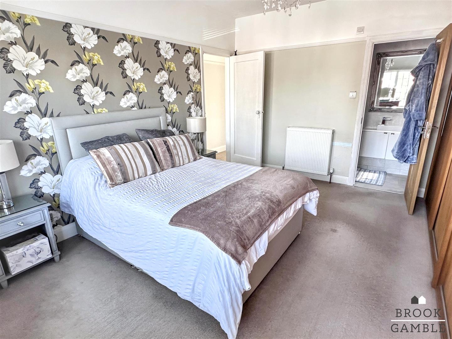 4 Bedroom House. Baldwin Avenue in Eastbourne, East Sussex 19